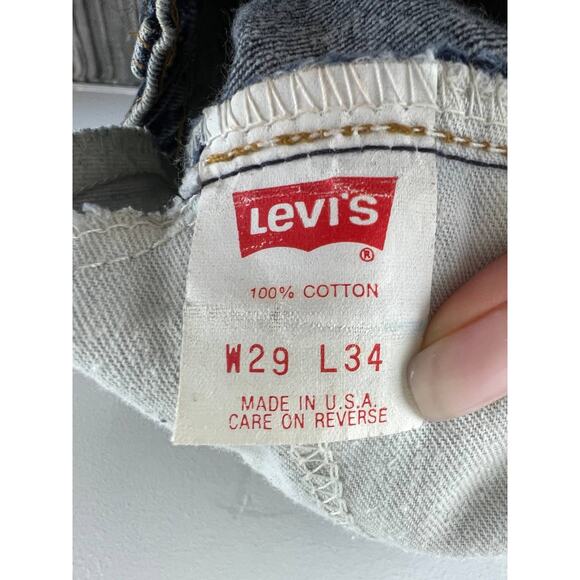 Levi's Blue Medium Wash Raw Edge Hem High Waisted Denim Jean Shorts Size 29 USA - Picture 3 of 7